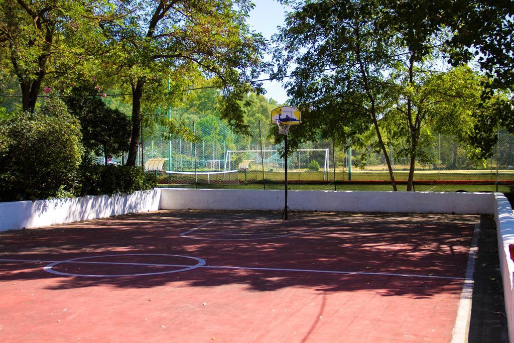 Villaggio Camping Rancho Каньяно-Варано Екстер'єр фото
